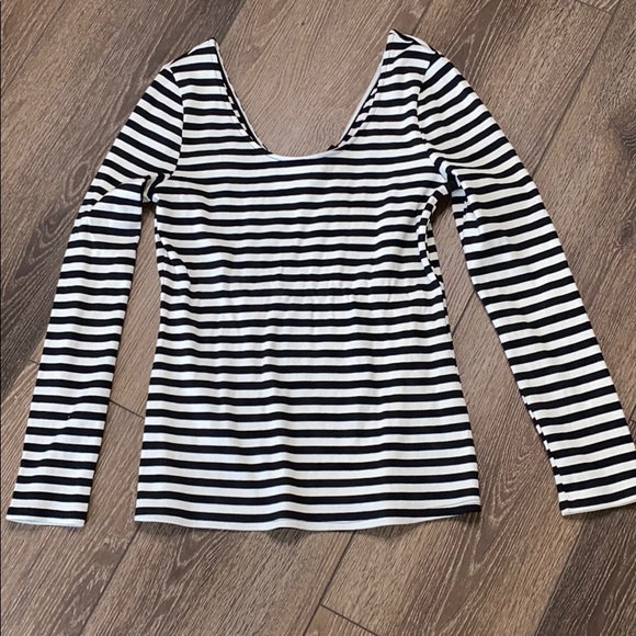 Who What Wear Tops - NWT! Who What Wear long sleeved top